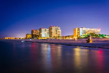 Papier peint photo autocollant rond Clearwater Beach, Floride View of beachfront hotels and the beach from the fishing pier at