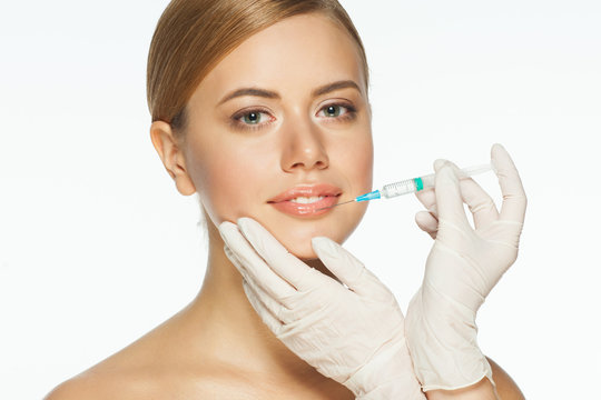 Cosmetic injection to the lips