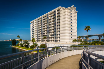Walkway and view of an apartment building in Clearwater, Florida