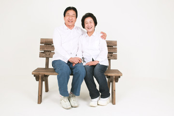 캐주얼 복장의 3대 가족