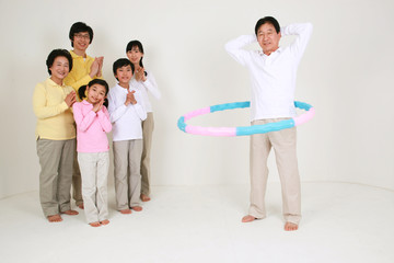 Obraz premium 캐주얼 복장의 대가족