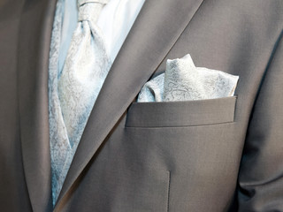 Groom detail