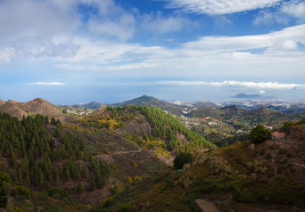 Fototapeta na wymiar Gran Canaria, aerial view from central mountains towards Las Pal