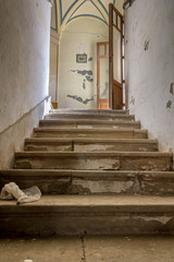 Fototapeta na wymiar abandoned staircase