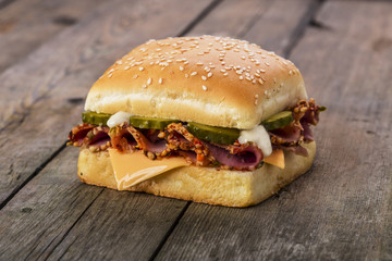 square sandwich with ham and cheese