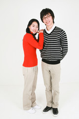 스튜디오 안에서 젊은 커플