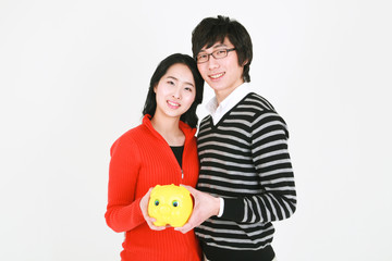 스튜디오 안에서 젊은 커플
