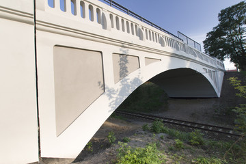 Most nad przejazdem kolejowym