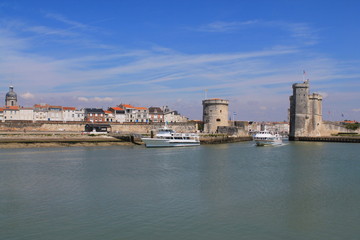 Entrée du vieux port de La Rochelle, France