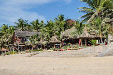 бунгало на берегу моря