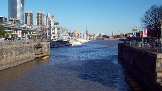Cais de Buenos Aires na Argentina.