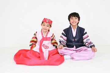 한복 입은 한국인 가족