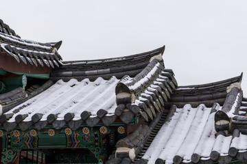 Fototapeta na wymiar Korean traditional architecture of Gwanghalluwon Pavilion.