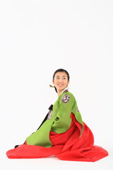 한복 입은 젊은 한국 여성