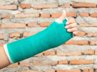 Splint,broken bone,broken hand.