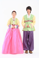 한복 입은 한국 소년과 소녀