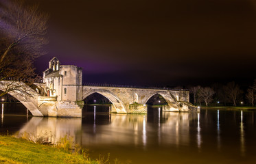 Fototapeta na wymiar Pont Saint-Benezet in Avignon, a world heritage site in France