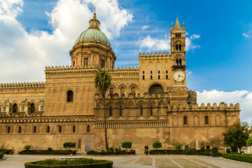 Fototapeta na wymiar The Cathedral of Palermo, Sicily ( Italy).