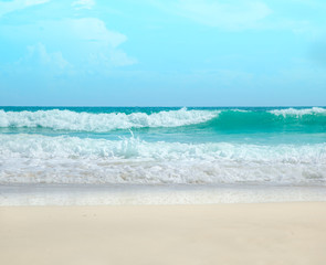 Fototapeta na wymiar beautiful tropical beach, turquoise water and white sand
