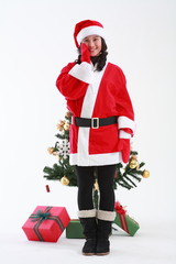 산타 복장을 한 소녀와 선물