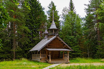 Fototapeta na wymiar wooden chapel
