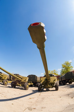 The 152 mm howitzer 2A65 MSTA-B