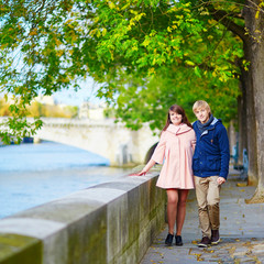 Dating couple in Paris on a nice spring day