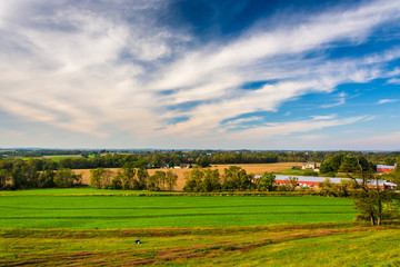 Fototapeta na wymiar View of farm fields in rural Lancaster County, Pennsylvania.