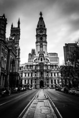 Fototapeta na wymiar Median on Broad Street and City Hall in Center City, Philadelphi