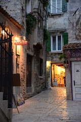 Fototapeta na wymiar Gasse in Rovinj, Istrien