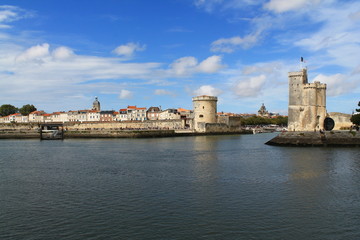Entrée du vieux port de La Rochelle, France