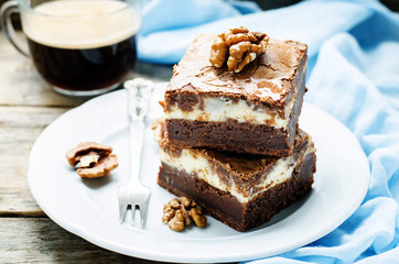 brownie with cream cheese