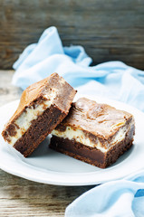 brownie with cream cheese