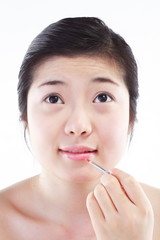 화장하는 여성 얼굴 클로즈업