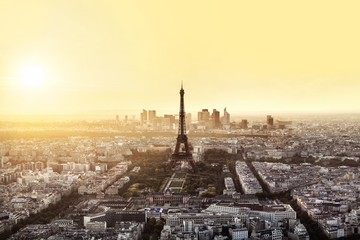Coucher de Soleil sur Paris et la Tour Eiffel - obrazy, fototapety, plakaty