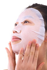 피부 관리하는 여성 얼굴 클로즈업