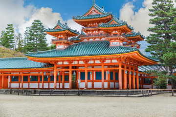 Fototapeta na wymiar Heian-jingu Shrine in Kyoto