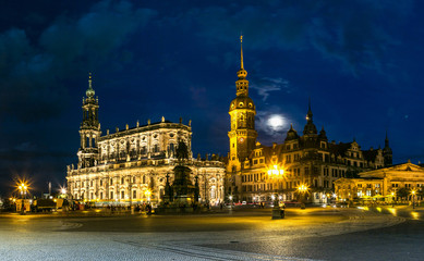 Fototapeta na wymiar Night view of Dresden.
