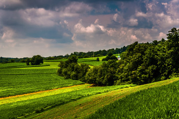 Fototapeta na wymiar Farm fields and hills in rural Southern York County, Pennsylvan