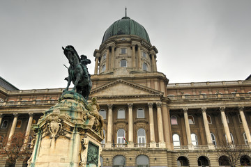 Fototapeta na wymiar Buda Castle and the statue of Prince Eugene of Savoy