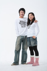 스튜디오 안의 젊은 대학생들