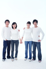 Fototapeta premium 스튜디오 안의 젊은 대학생들