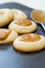pumping caramel cookies