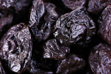 Heap of prunes, macro view