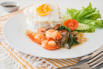 Basil fried rice with shrimp and fried egg (Pad kra prao kung),