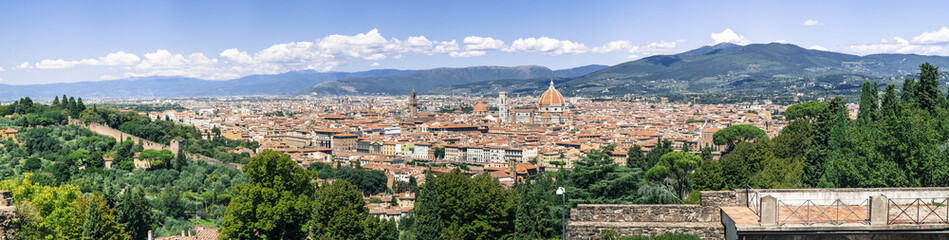 Fototapeta na wymiar Florence Panorama: Santa Maria del Fiore - Florence, Italy