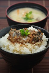 サンマの蒲焼き丼