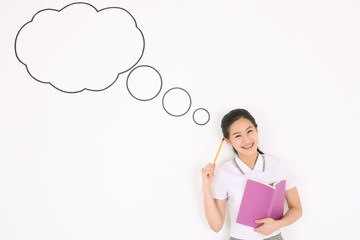 스튜디오 안의 고등학생 여자학생