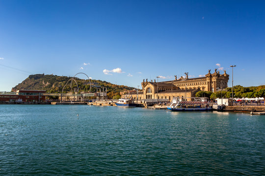 View on Barcelona Harbour and Montjuic Hill, Barcelona, Cataloni