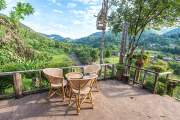 Obraz premium Trzy krzesła rano